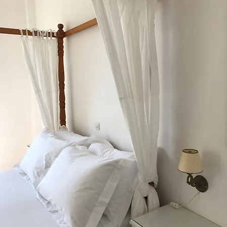 Aeolos Hotel Karavostasis (Folegandros)