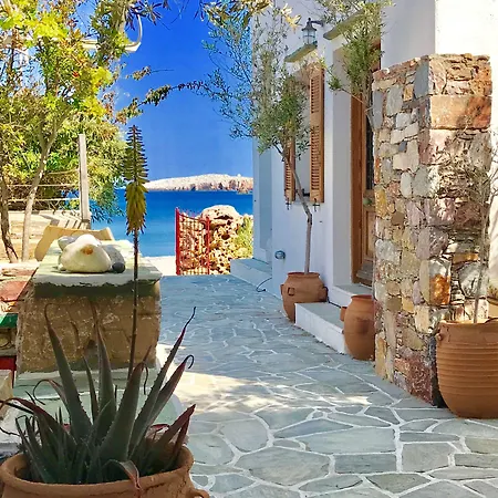 Aeolos Karavostasis (Folegandros)